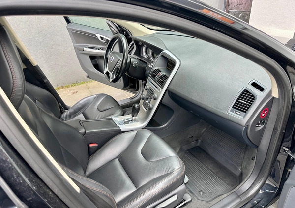 Volvo XC 60 cena 52800 przebieg: 265000, rok produkcji 2011 z Zwoleń małe 631